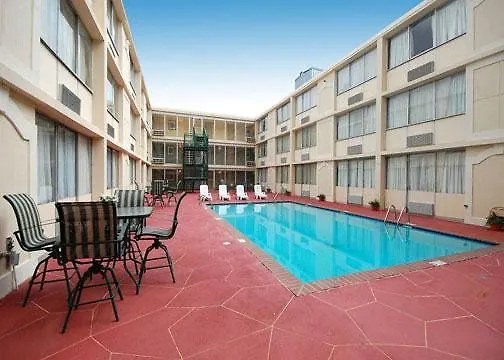 Econo Lodge Downtown Memphis Hotel